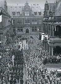 Historisches Bild des Kölner Rathauses während der Diktatur