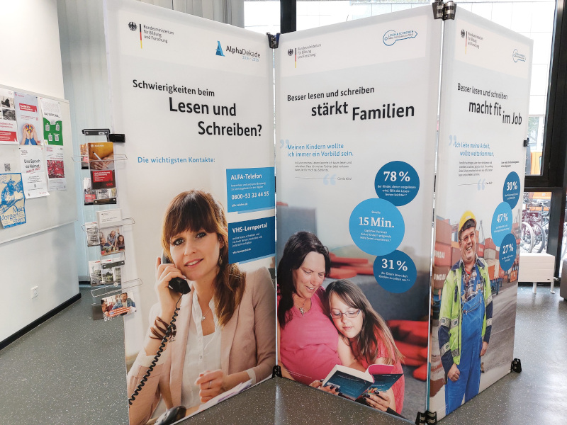 Öffnet die Seite 'Lesen und Schreiben öffnet Welten'